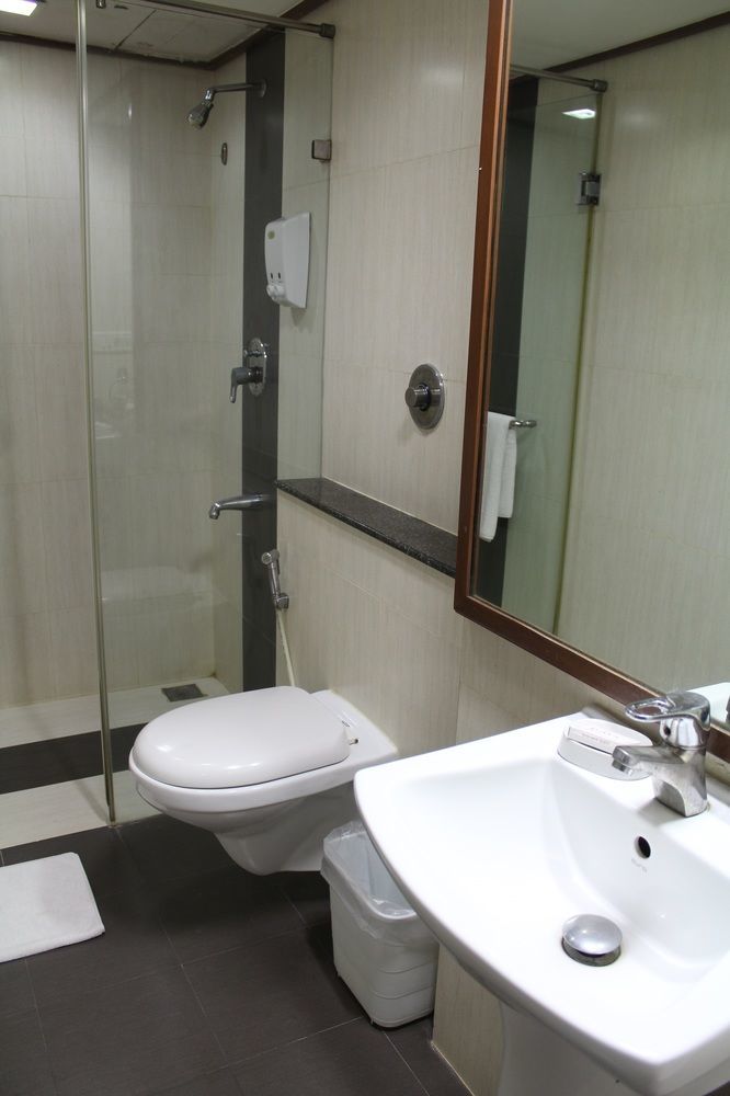 เดอะ โลตัส อพาร์ตมเนต์ โฮเต็ล - เวนกาตรามัน สตรีท Aparthotel เชนไน ภายนอก รูปภาพ
